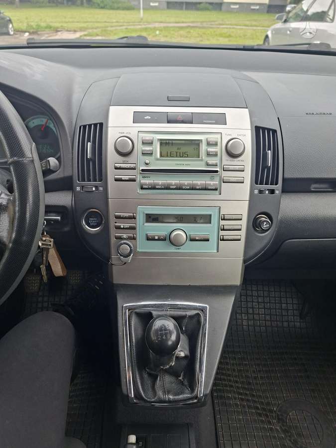 Toyota Corolla, 2005