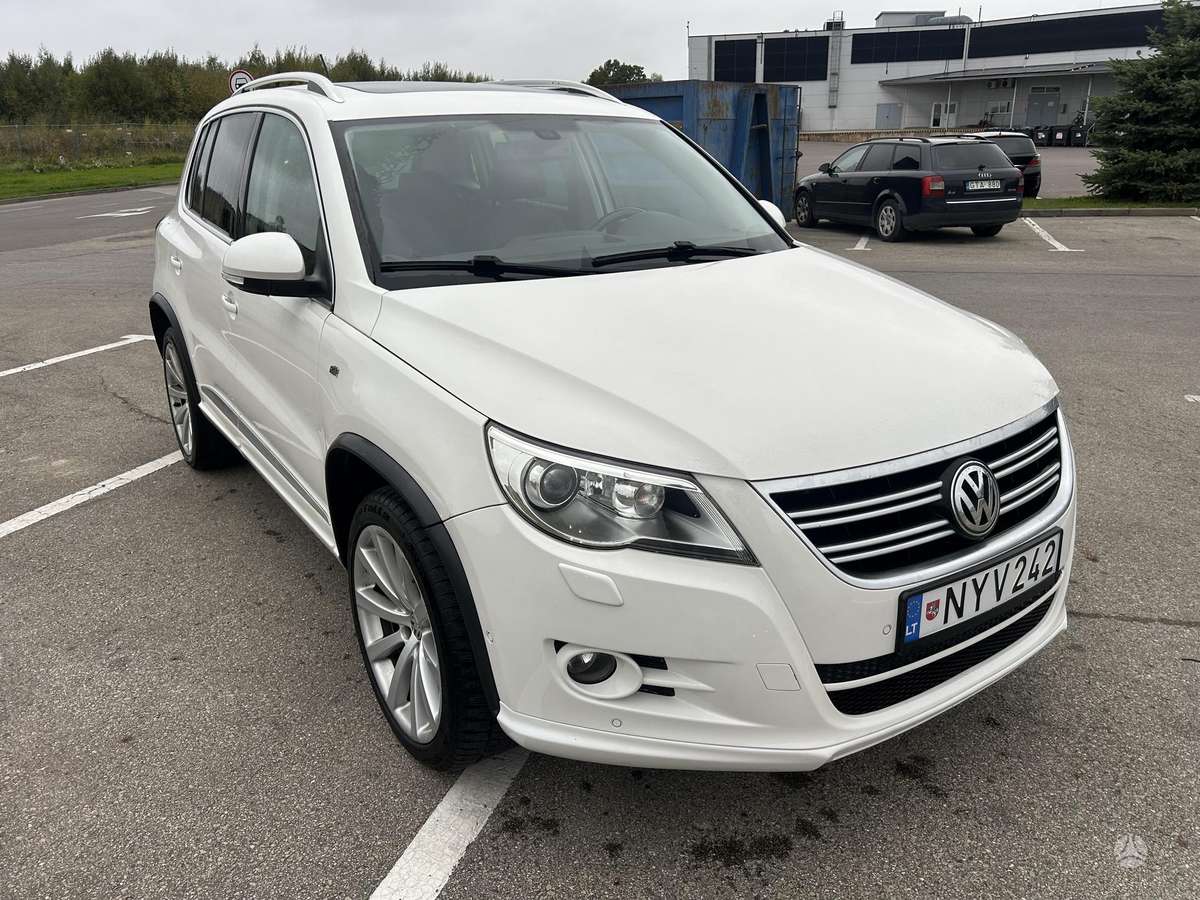 Volkswagen Tiguan 2009 — вигляд ззаду