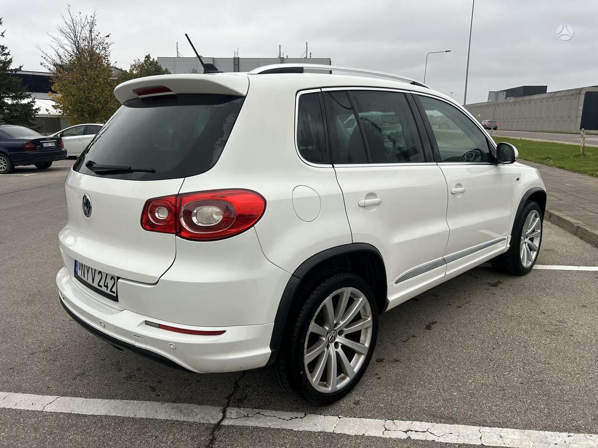 Volkswagen Tiguan 2009 — салон