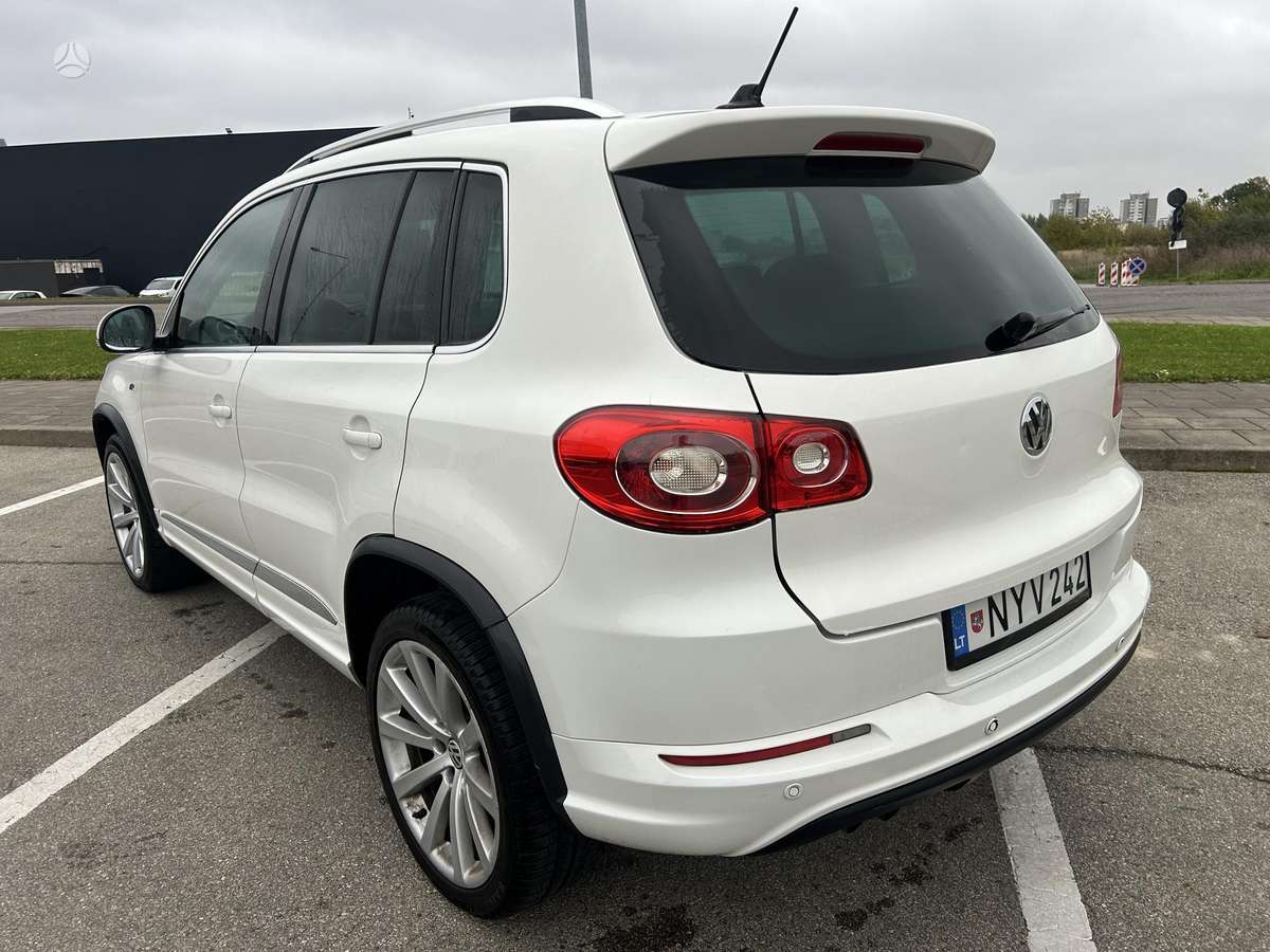Volkswagen Tiguan 2009 — двигун 1968 cm³, 140 HP (103kW)