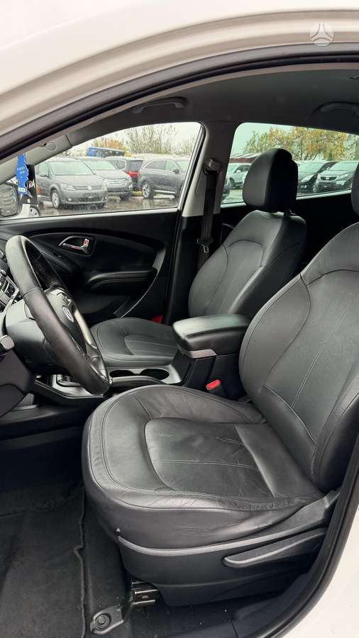 Hyundai ix35 2012 — photo 11