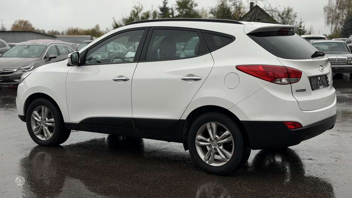 Hyundai ix35 2012 — interior