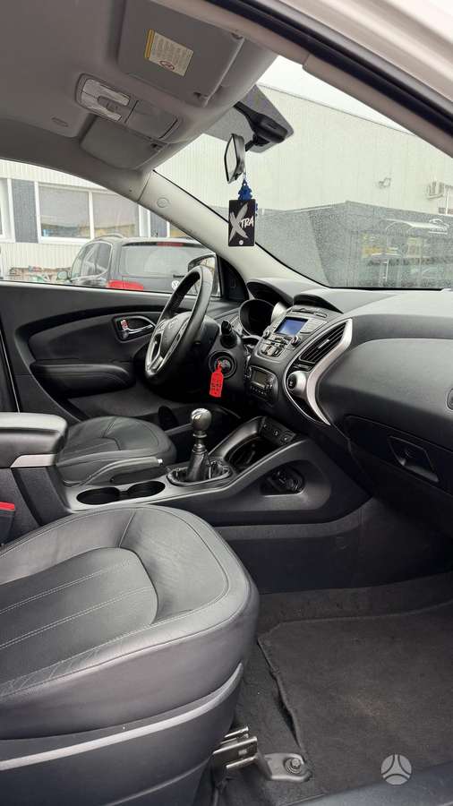Hyundai ix35 2012 — photo 9