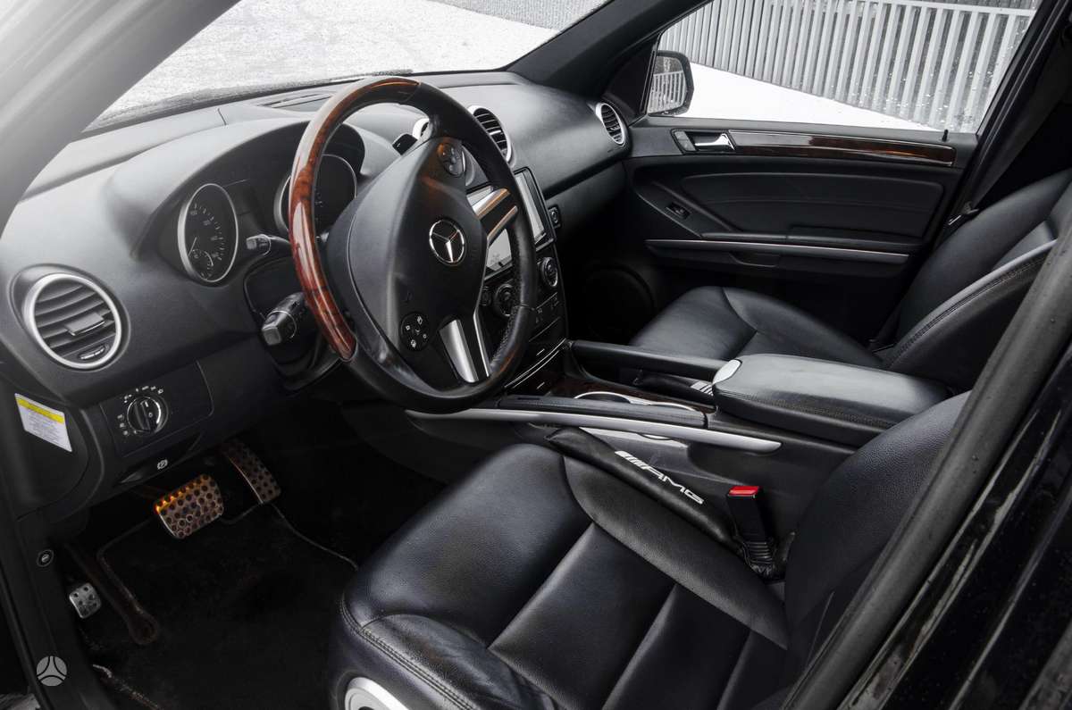 Mercedes-Benz ML550 2010 — photo 12