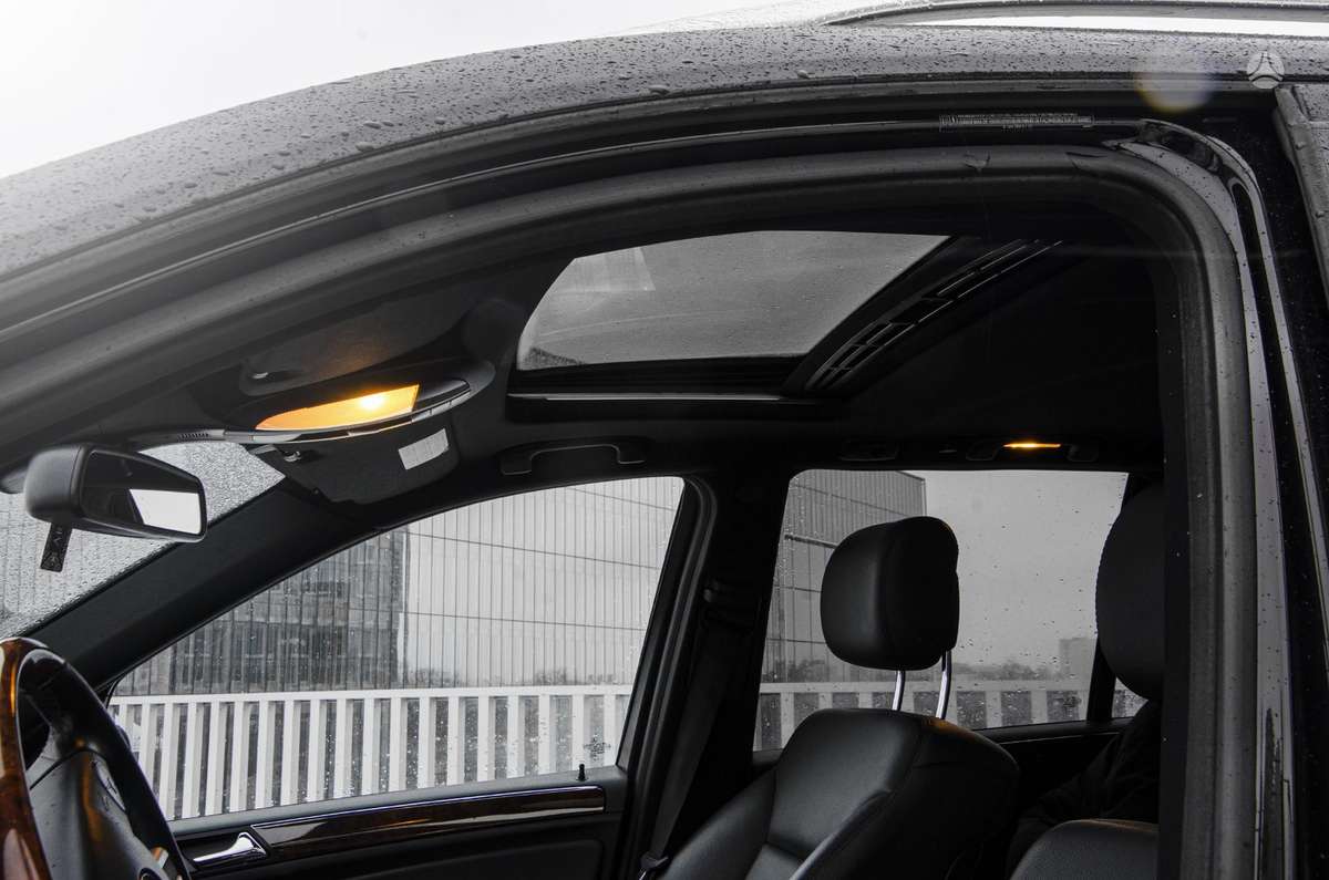 Mercedes-Benz ML550 2010 — photo 13