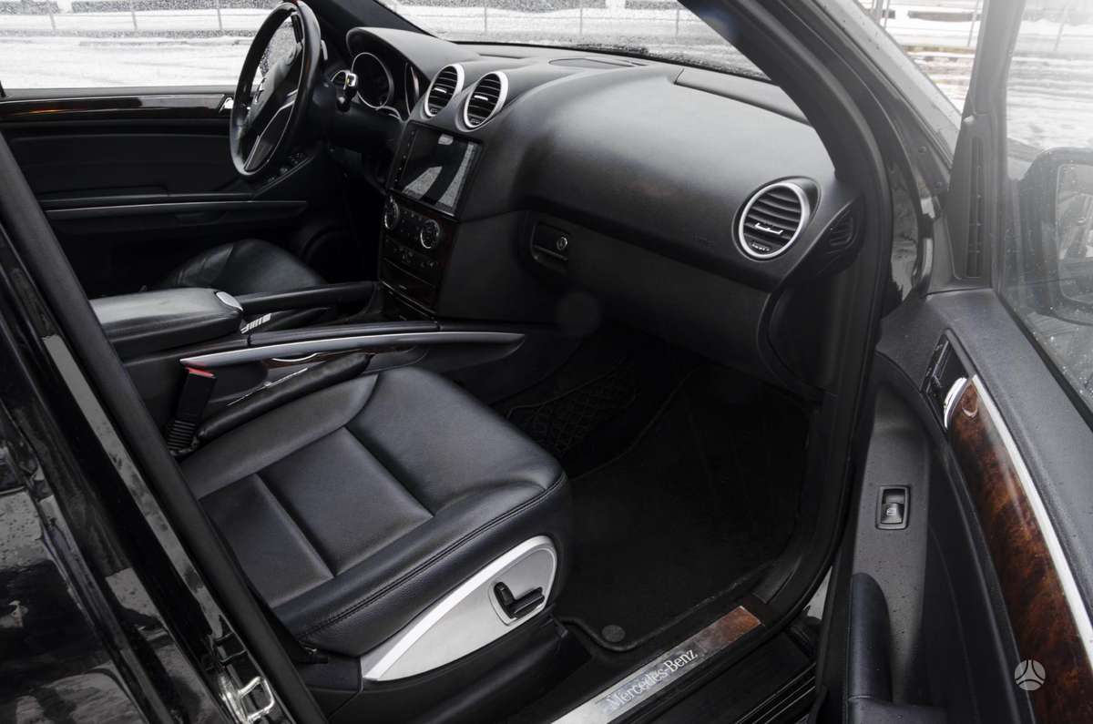 Mercedes-Benz ML550 2010 — photo 14
