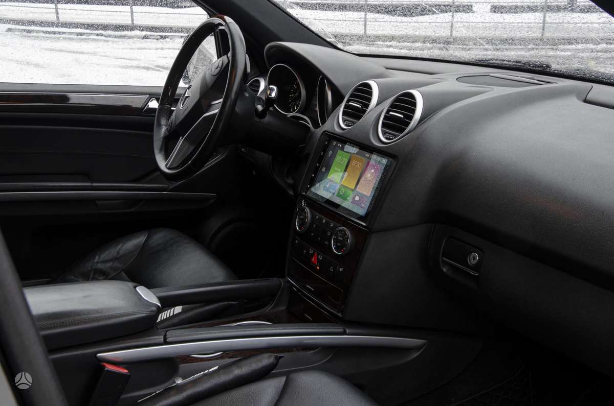 Mercedes-Benz ML550 2010 — photo 15