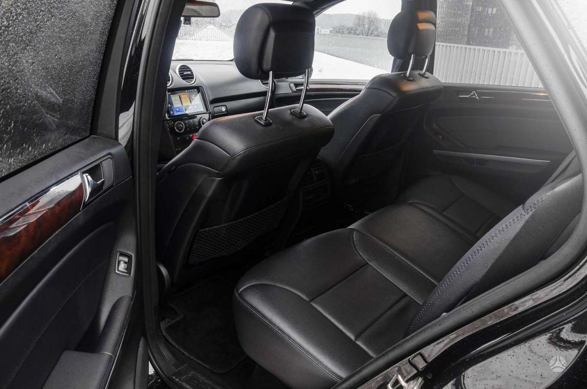 Mercedes-Benz ML550 2010 — photo 18