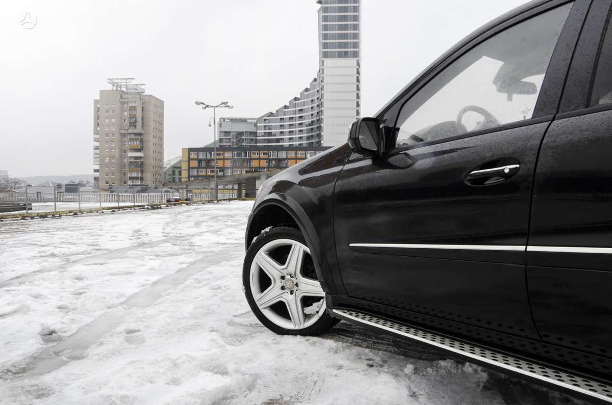 Mercedes-Benz ML550 2010 — photo 6