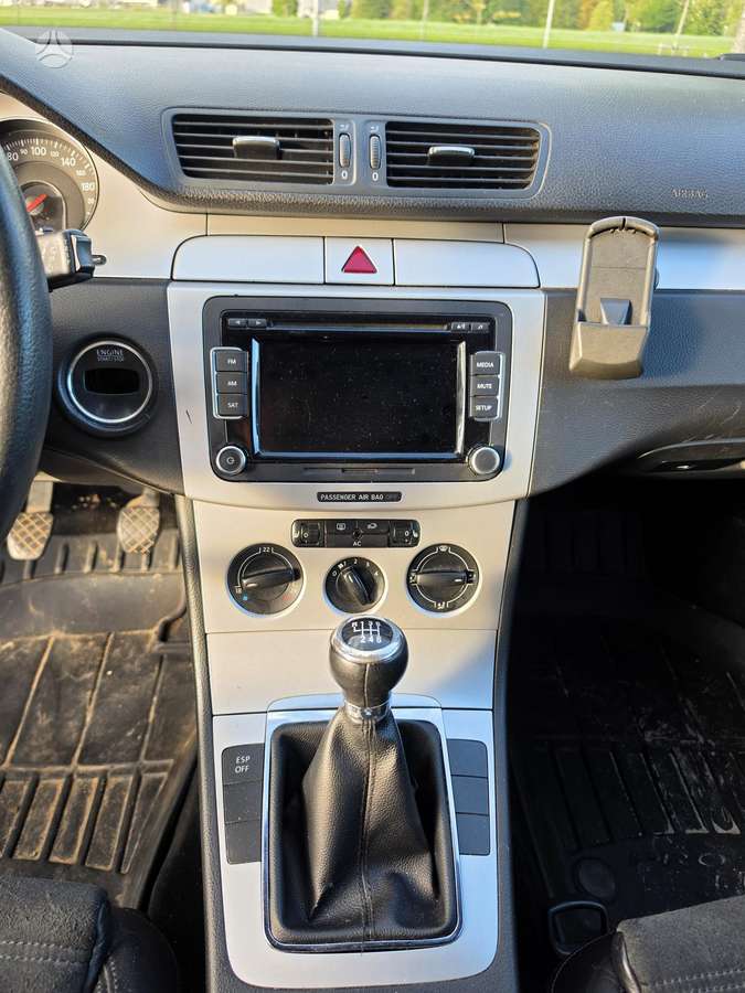 Volkswagen Passat 2008 — photo 18