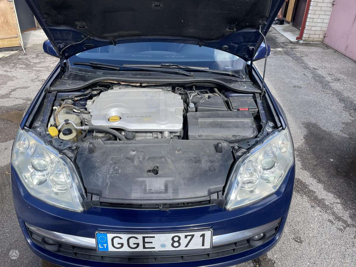 Renault Laguna 2009 — photo 17