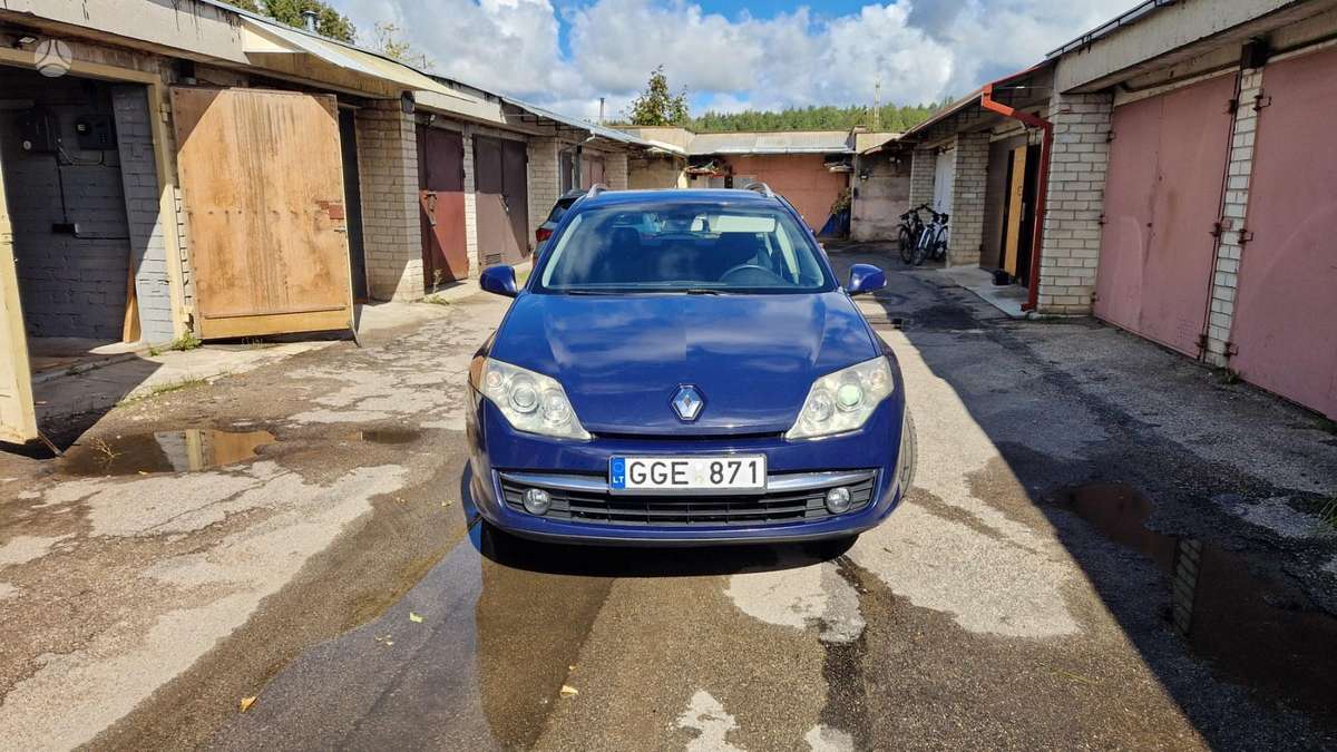 Renault Laguna 2009 — engine 1995 cm³, 131 HP (96kW)