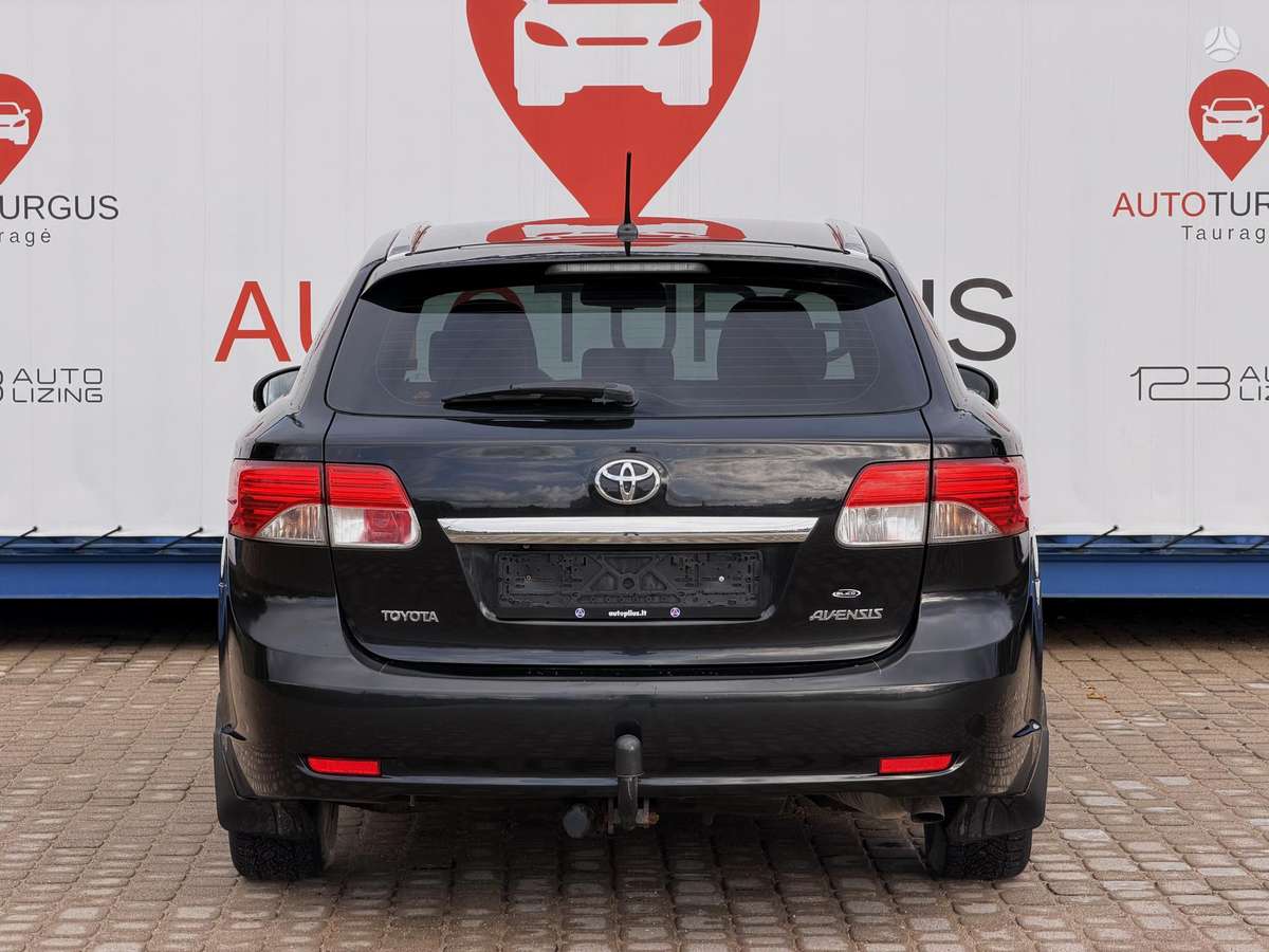 Toyota Avensis 2013 — photo 8