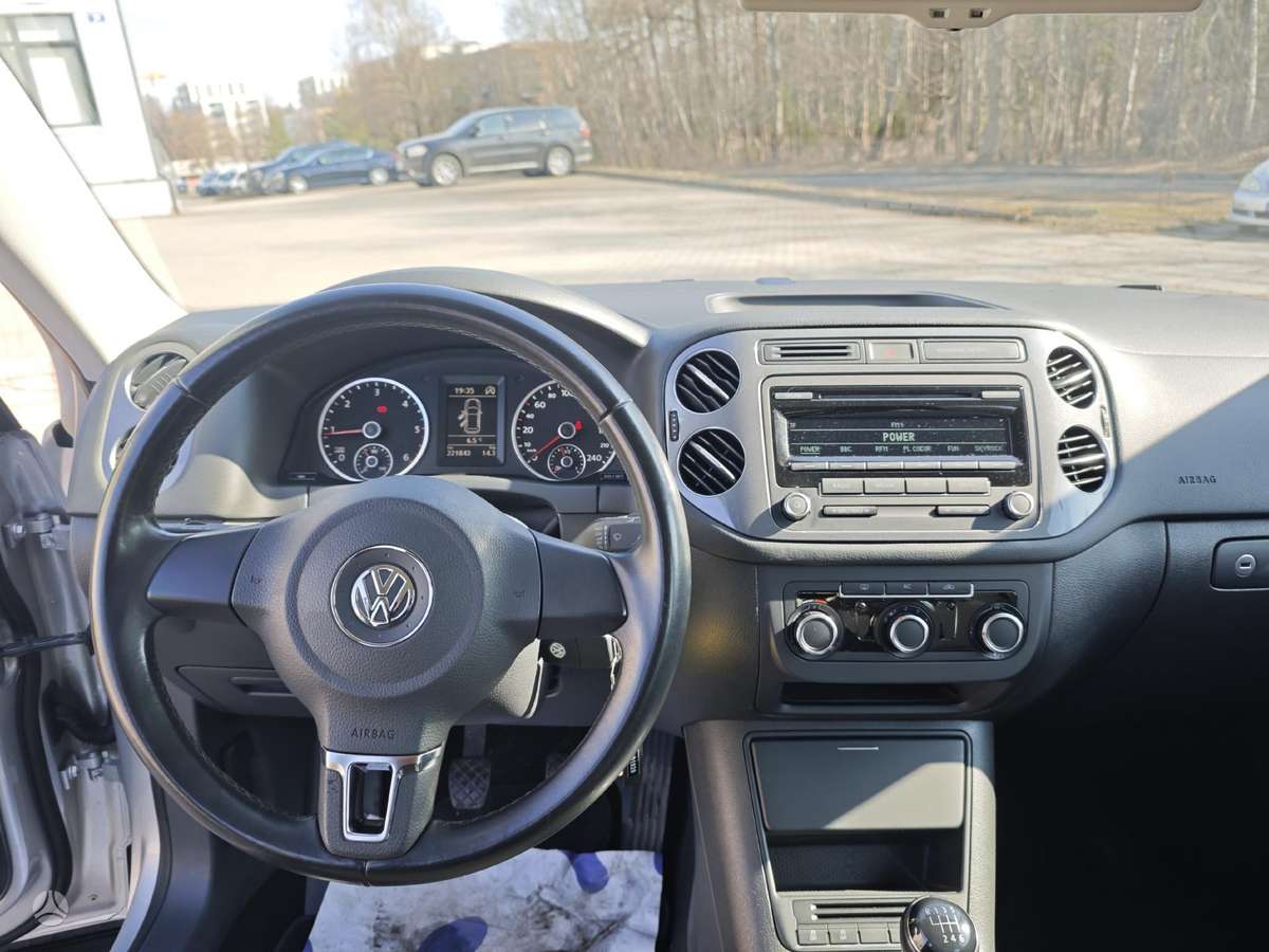 Volkswagen Tiguan 2011 — photo 6