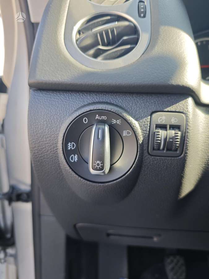 Volkswagen Tiguan 2011 — photo 7