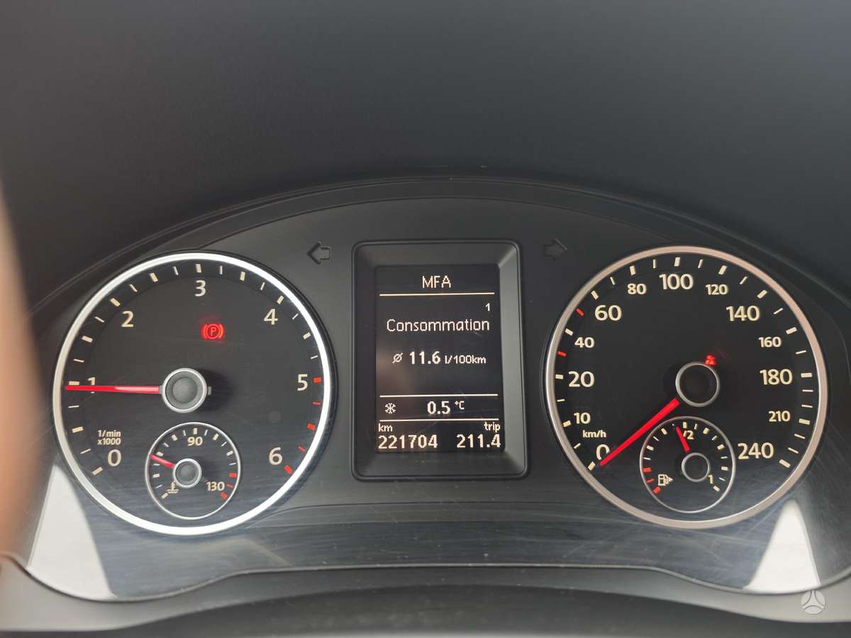 Volkswagen Tiguan 2011 — photo 9