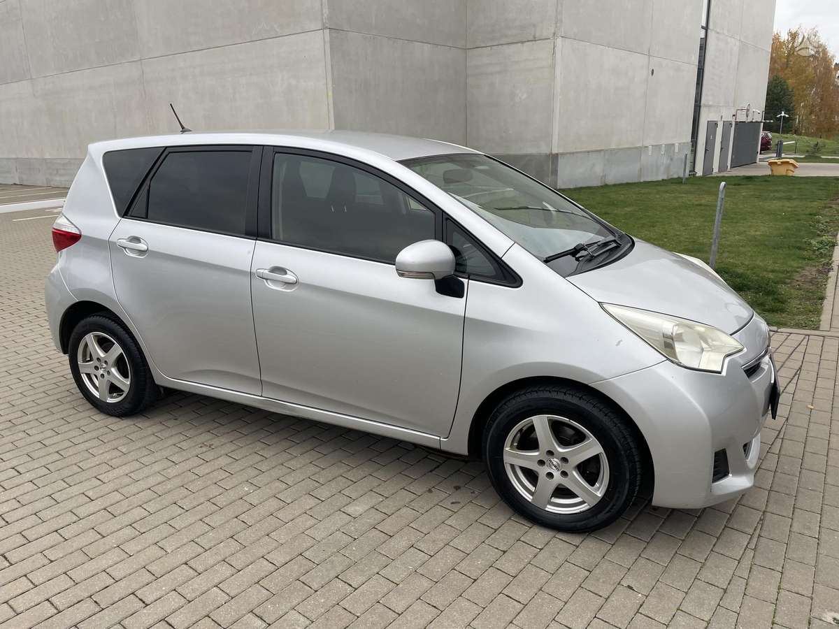 Toyota Verso-S 2011 — photo 11