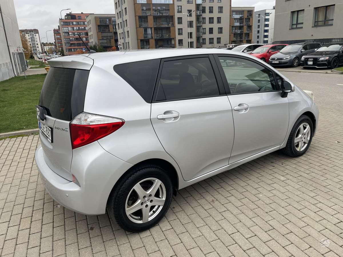 Toyota Verso-S 2011 — photo 14