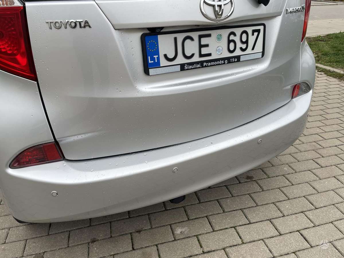 Toyota Verso-S 2011 — photo 18
