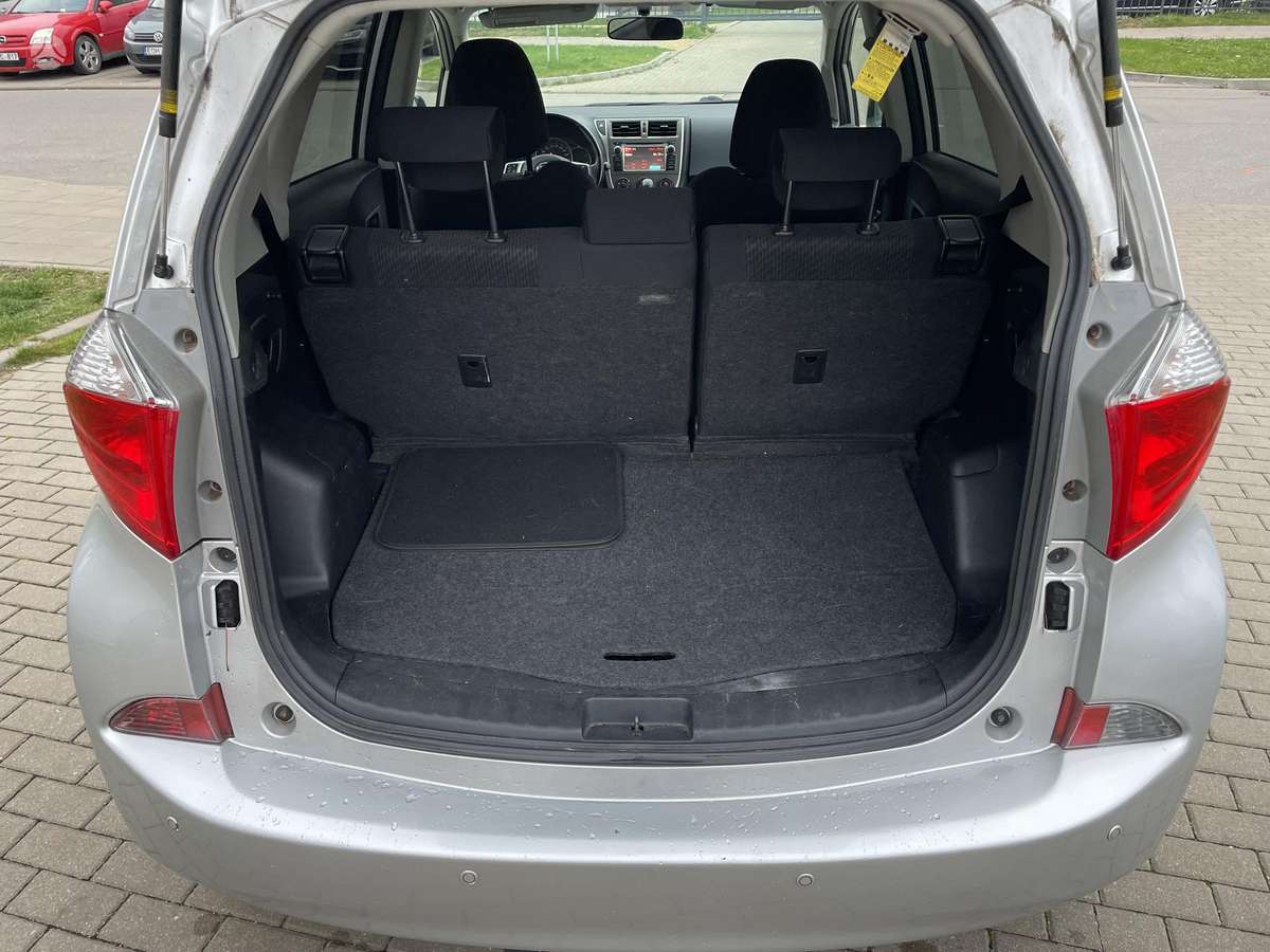 Toyota Verso-S 2011 — photo 19