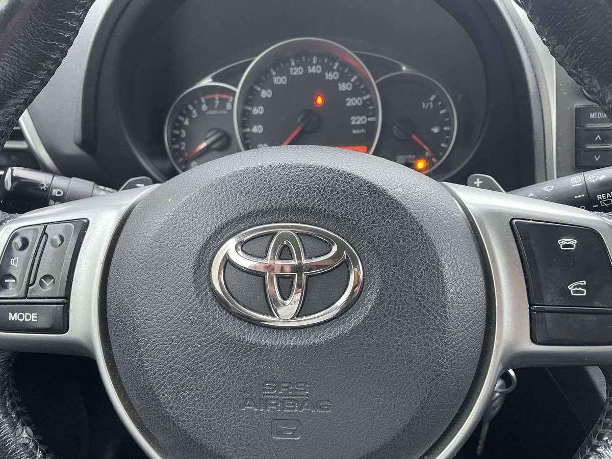 Toyota Verso-S 2011 — photo 30