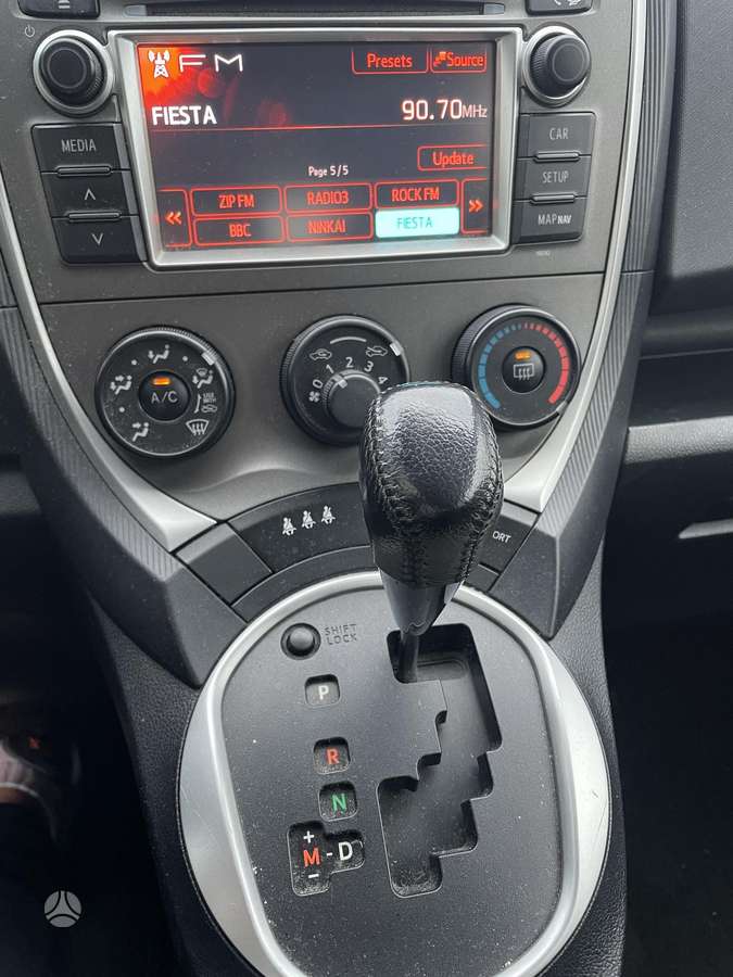 Toyota Verso-S 2011 — photo 33