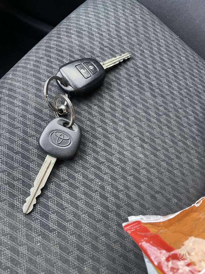 Toyota Verso-S 2011 — photo 34