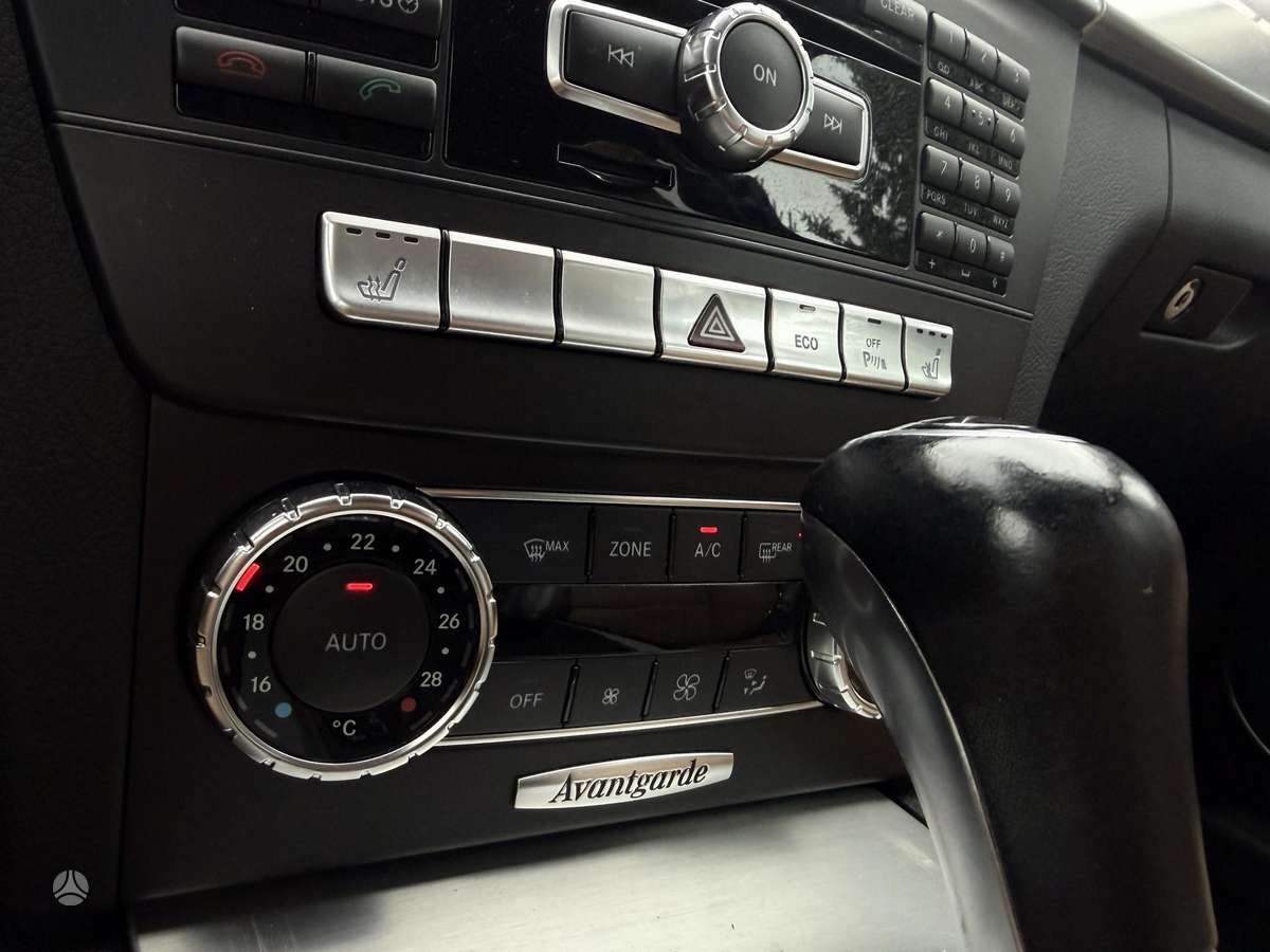 Mercedes-Benz C220 2012 — photo 12
