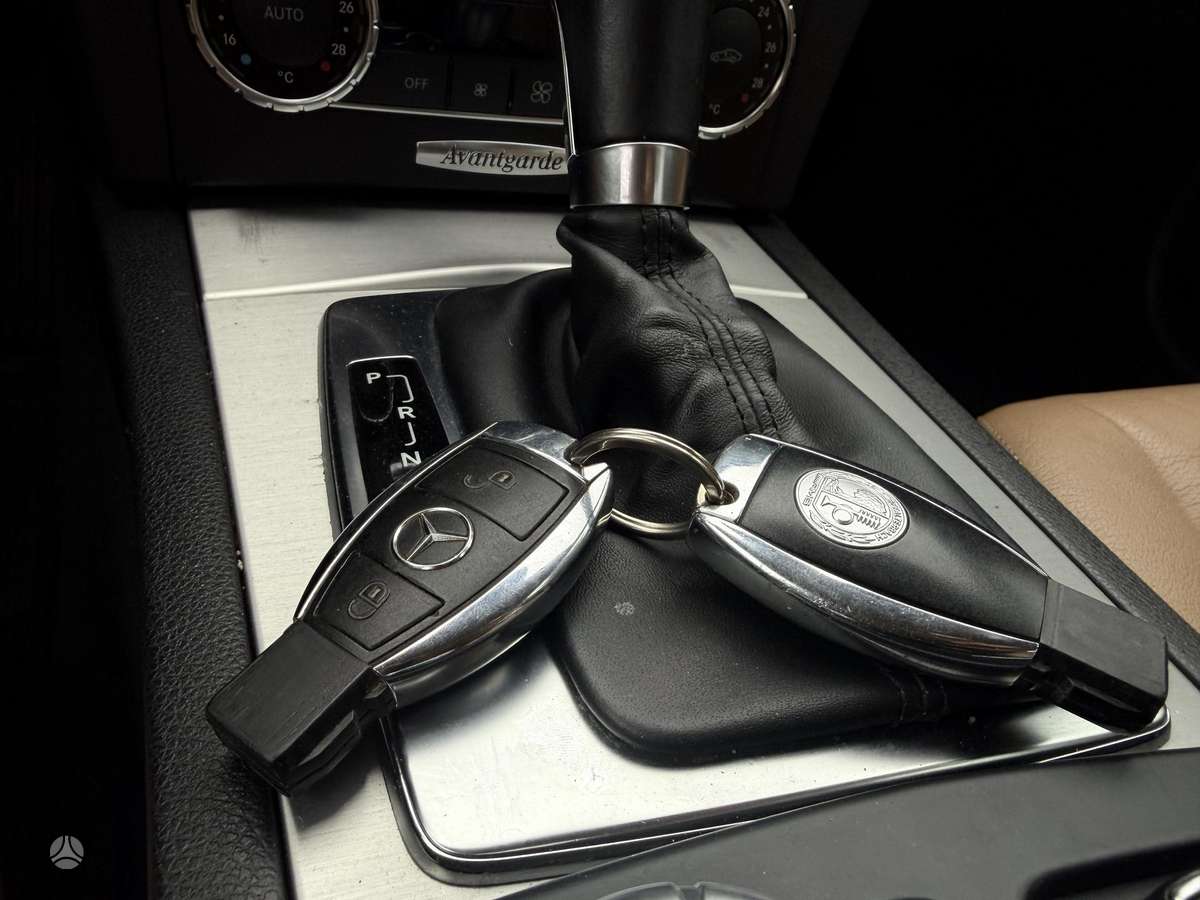 Mercedes-Benz C220 2012 — engine 2143 cm³, 170 HP (125kW)