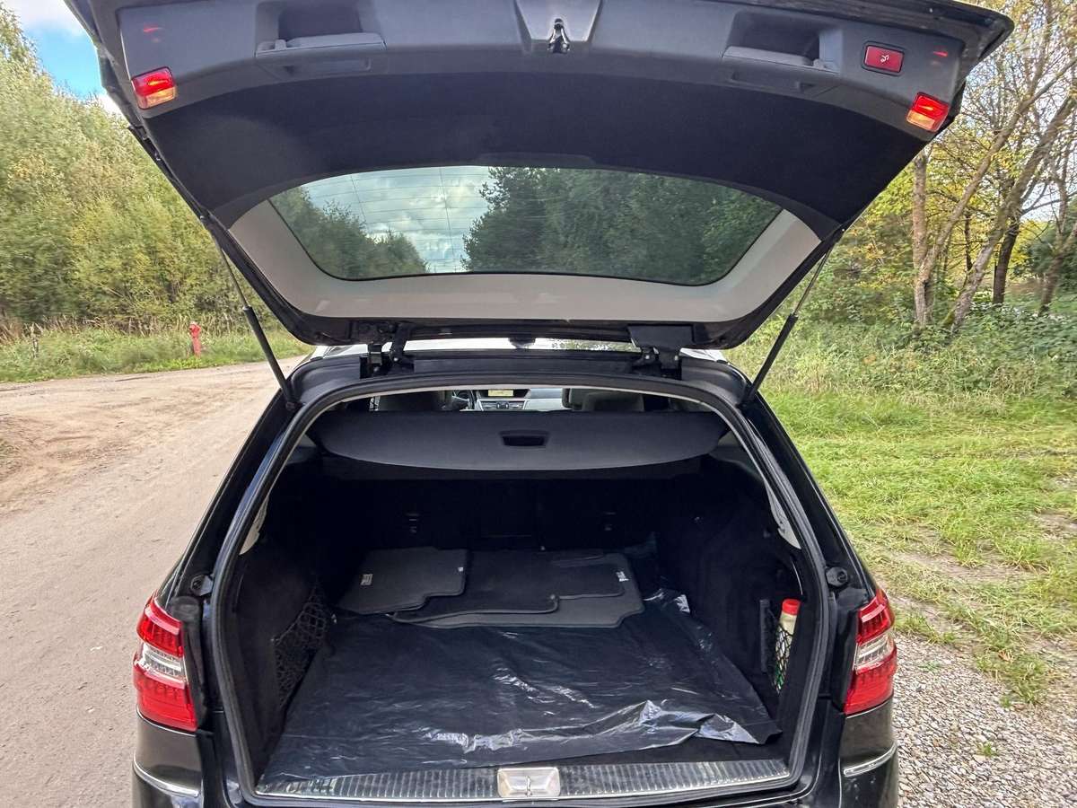 Mercedes-Benz E250 2010 — photo 13