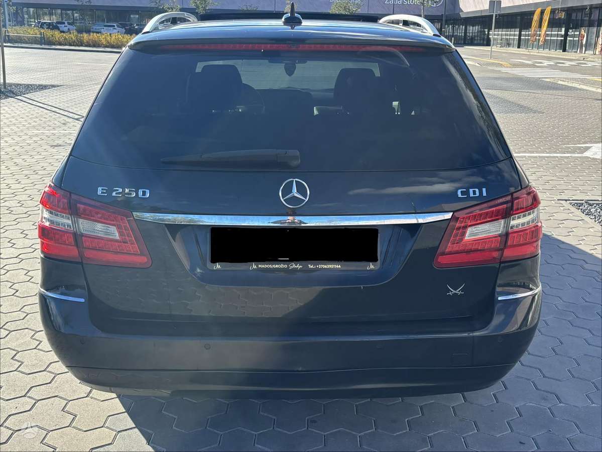 Mercedes-Benz E250 2010 — photo 6
