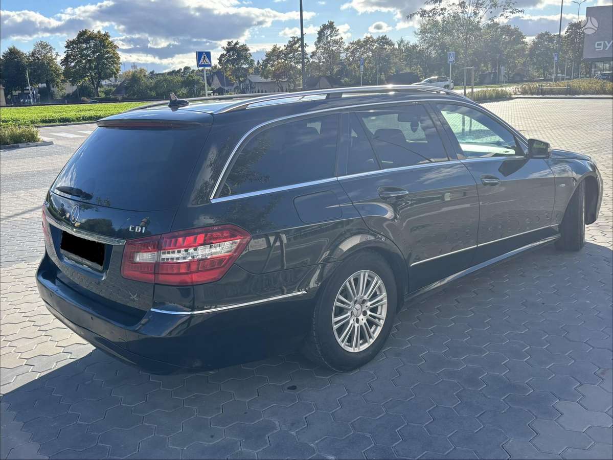 Mercedes-Benz E250 2010 — photo 7