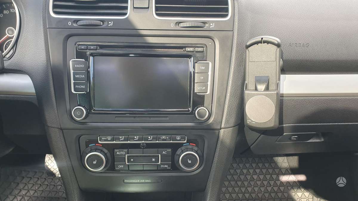 Volkswagen Golf 2010 — photo 12