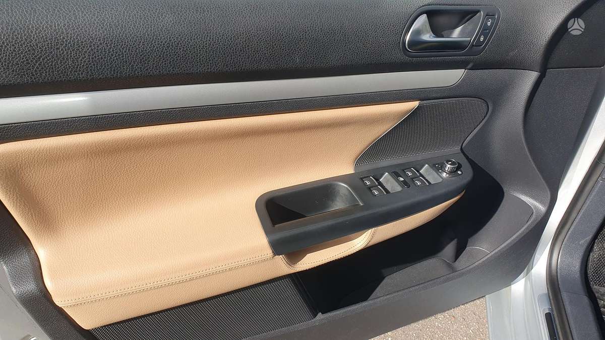 Volkswagen Golf 2010 — photo 9