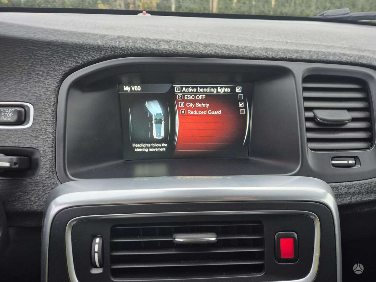 Volvo V60 2015 — photo 13