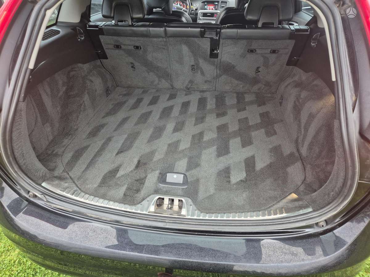 Volvo V60 2015 — photo 19