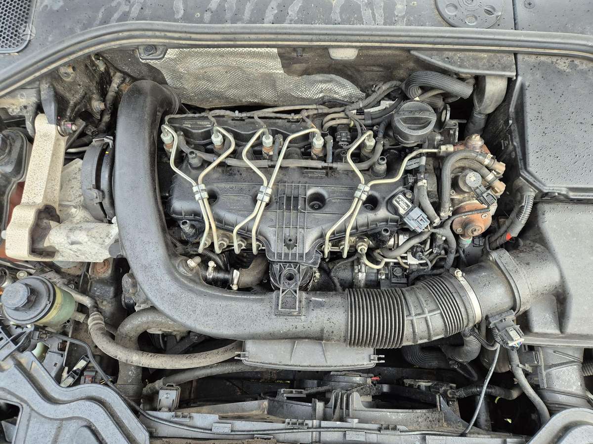 Volvo V60 2015 — photo 21