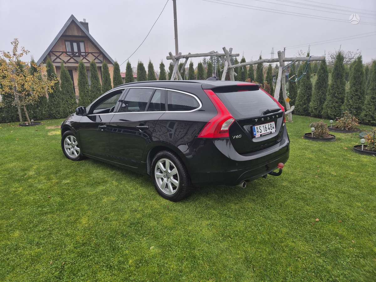 Volvo V60 2015 — photo 7