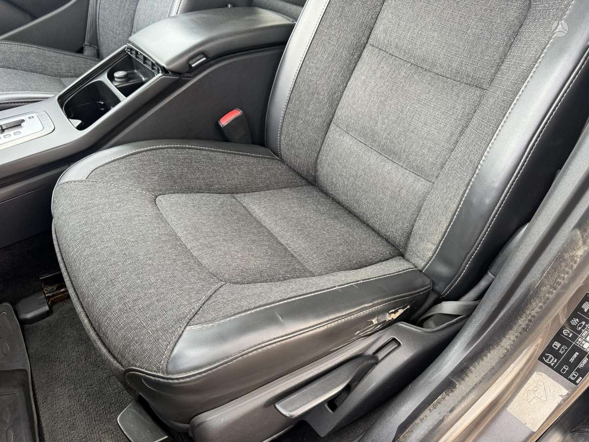 Volvo XC70 2010 — photo 8
