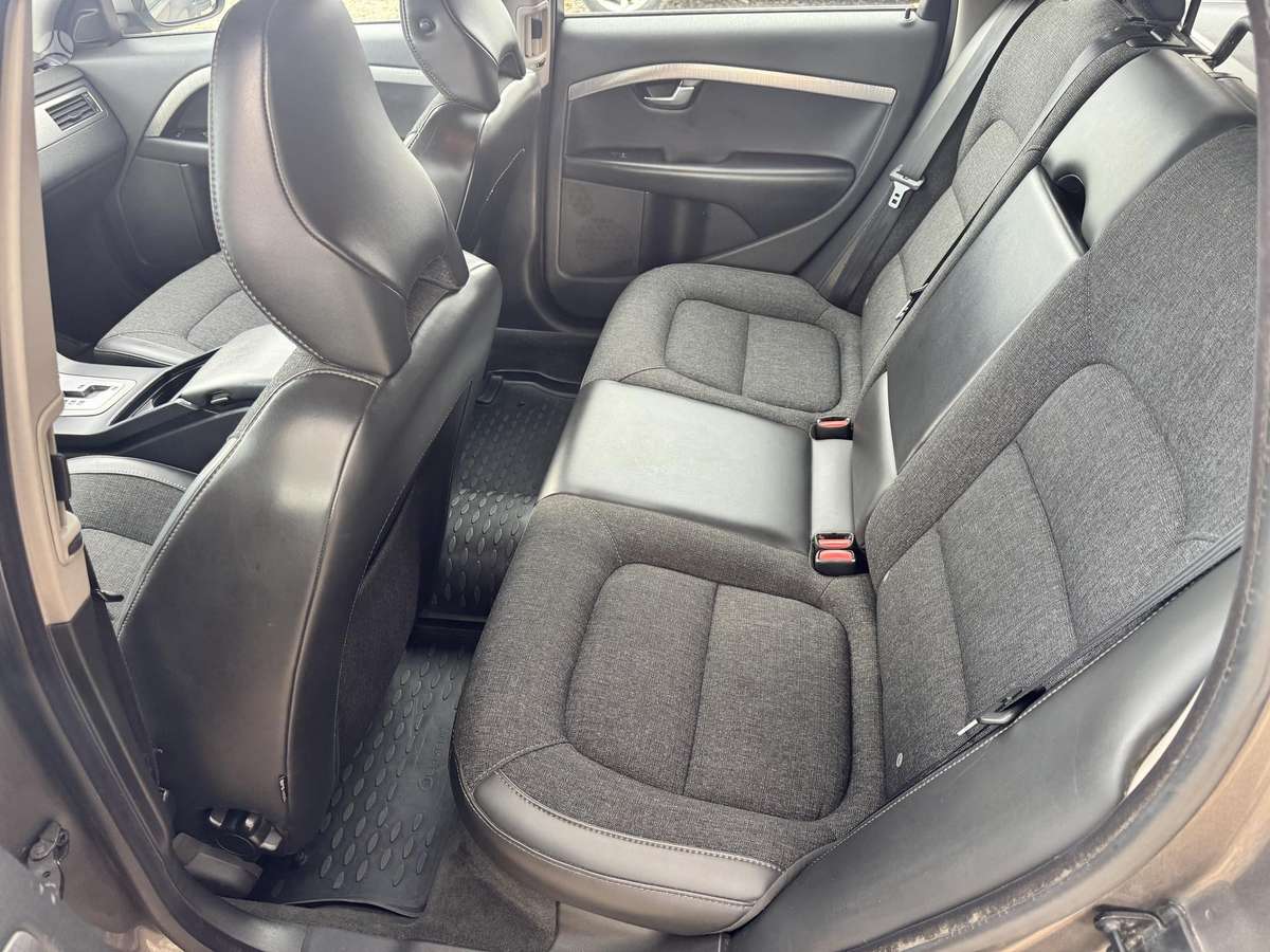Volvo XC70 2010 — photo 9