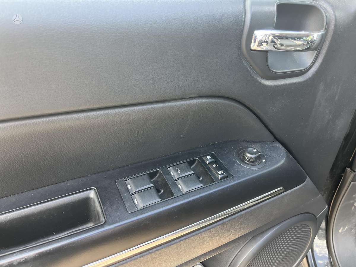 Jeep Compass 2012 — фото 14