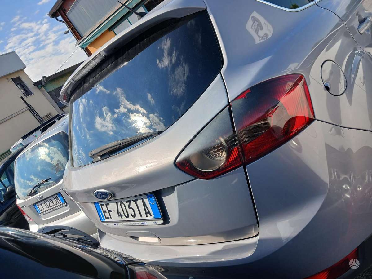 Ford Kuga 2011 — photo 12