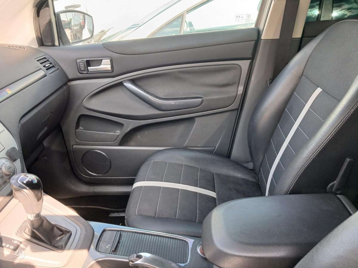 Ford Kuga 2011 — photo 9