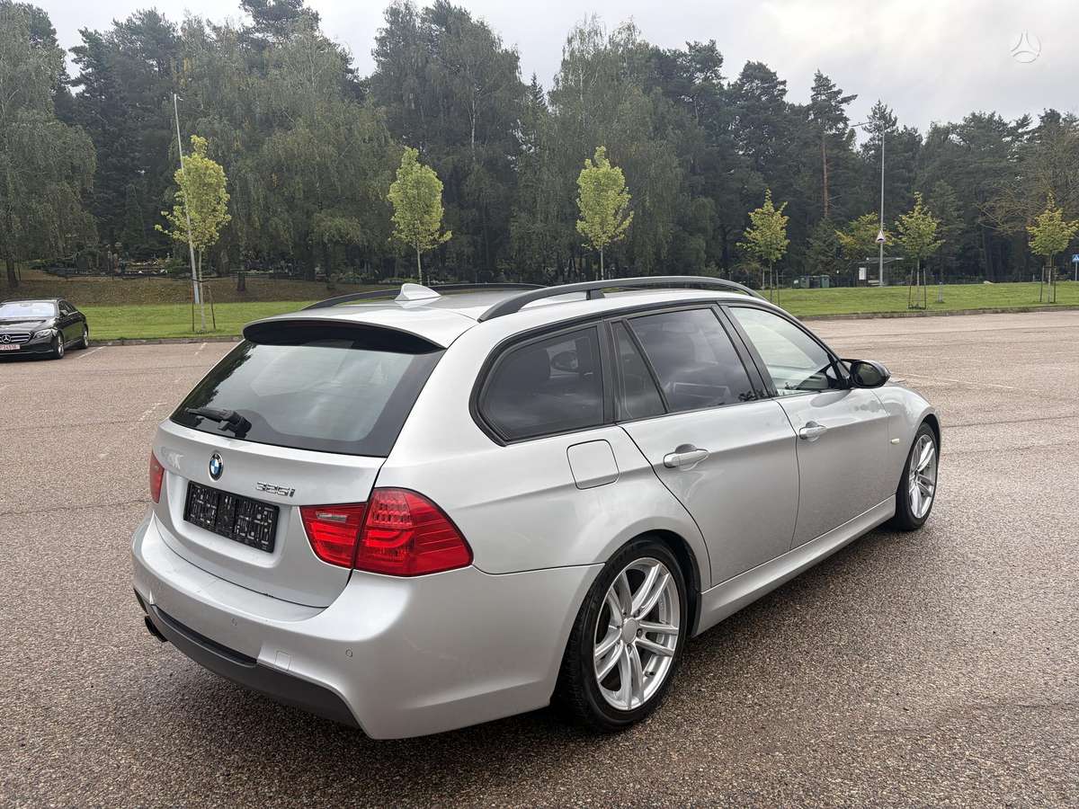 BMW 325 2008 — engine 2497 cm³, 218 HP (160kW)