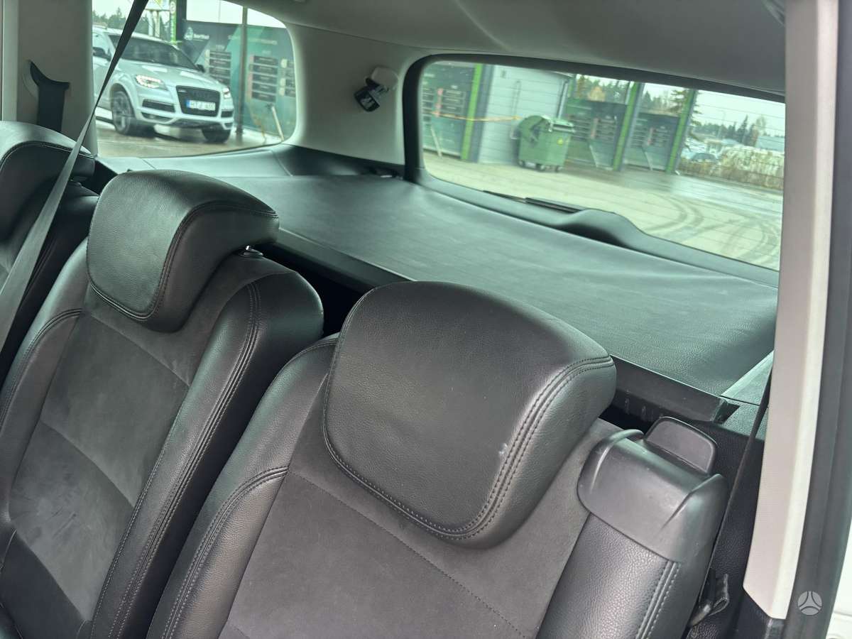 Volkswagen Sharan 2011 — photo 10