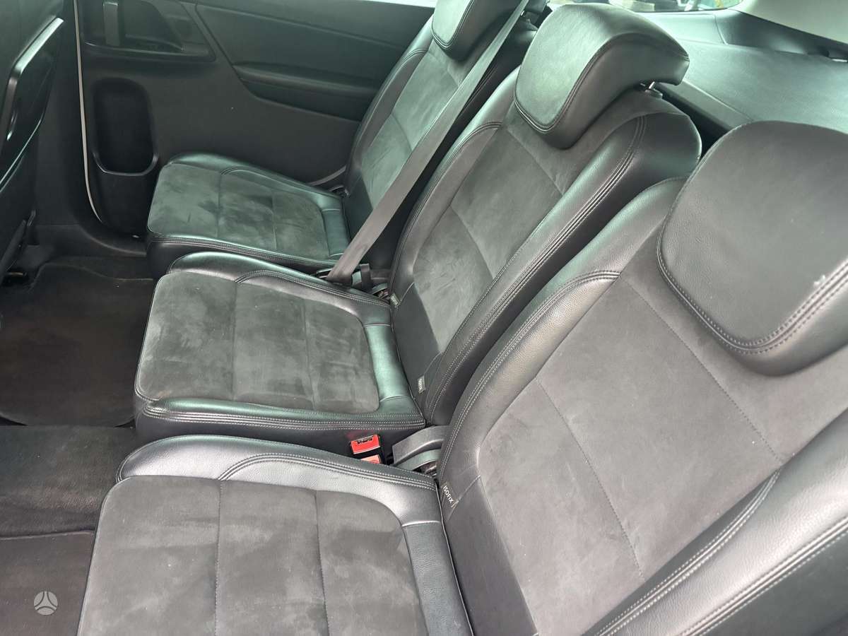 Volkswagen Sharan 2011 — photo 11