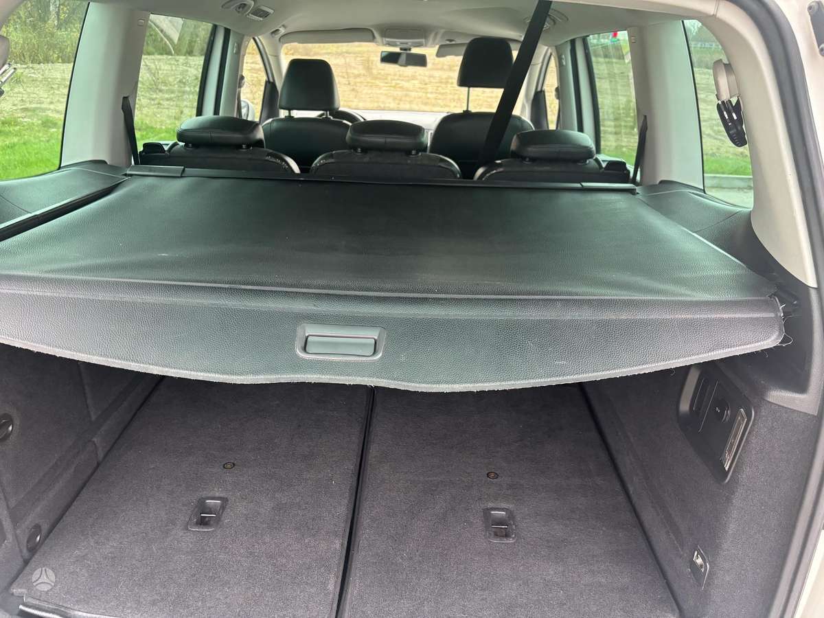 Volkswagen Sharan 2011 — photo 17