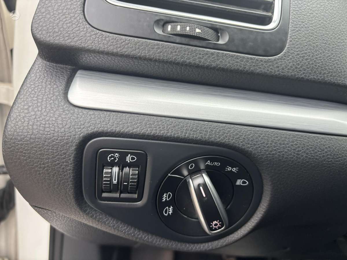 Volkswagen Sharan 2011 — photo 18