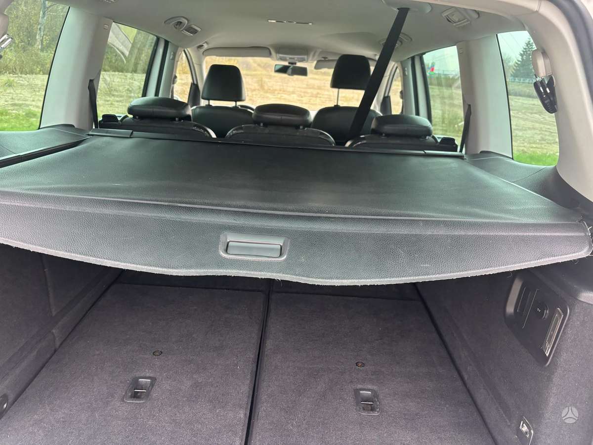 Volkswagen Sharan 2011 — photo 23