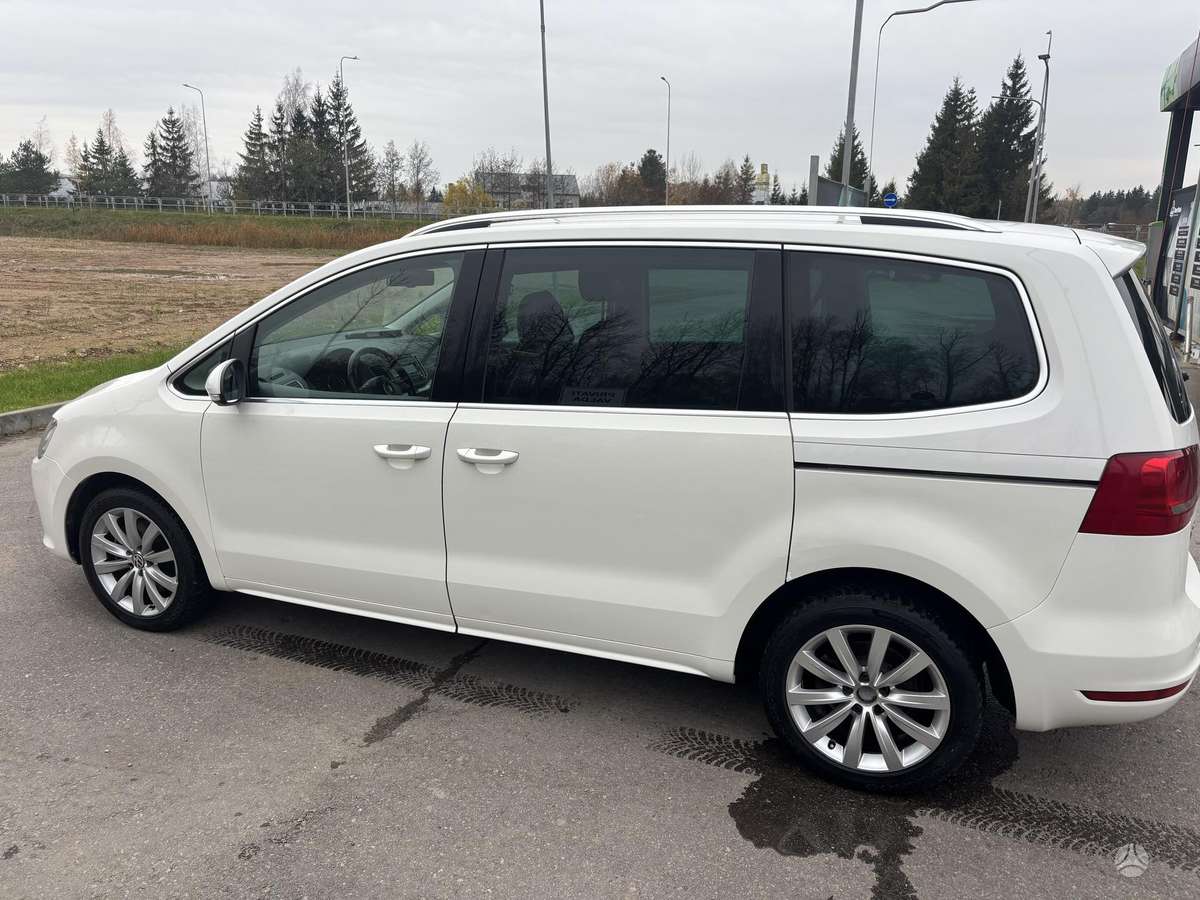 Volkswagen Sharan 2011 — interior